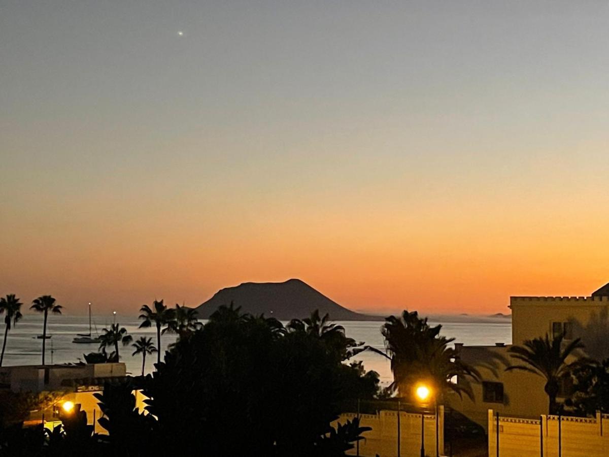 Alojamiento Playa Centro Corralejo 17 المظهر الخارجي الصورة